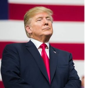Donald Trump pronconçant un discours en juillet 2018