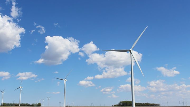 Eolien : une lettre ouverte à Macron pour dénoncer les « mensonges » contre cette énergie renouvelable