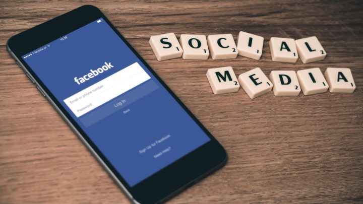 Facebook, ce réseau social prospère et détesté si difficile à quitter