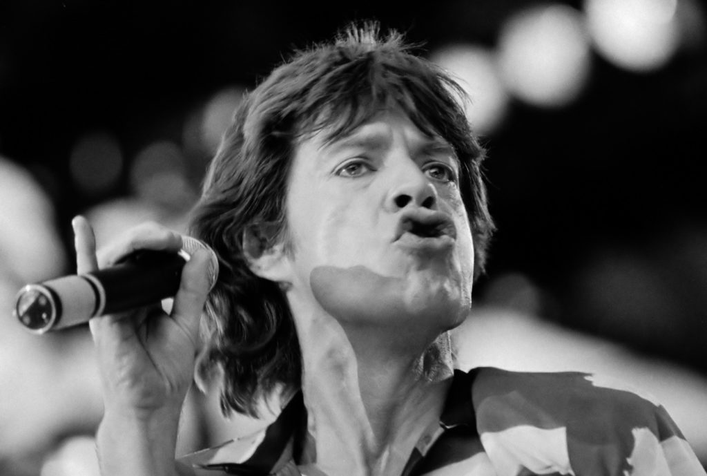 imitation mick jagger robot spot choregraphie