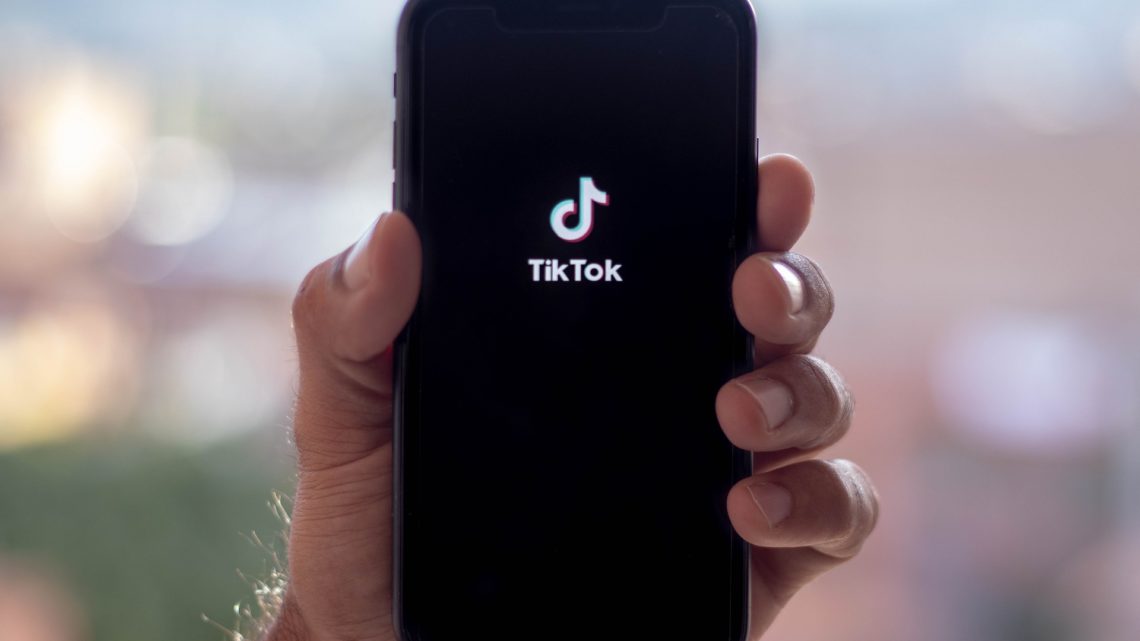 YouTube et TikTok espionnent encore plus vos données personnelles que Facebook