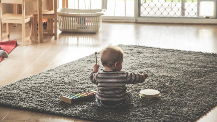 Des scientifiques forment une IA qui pense comme un bébé